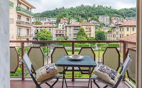 Lovely & Quiet Apartment - With Balcony & Parking