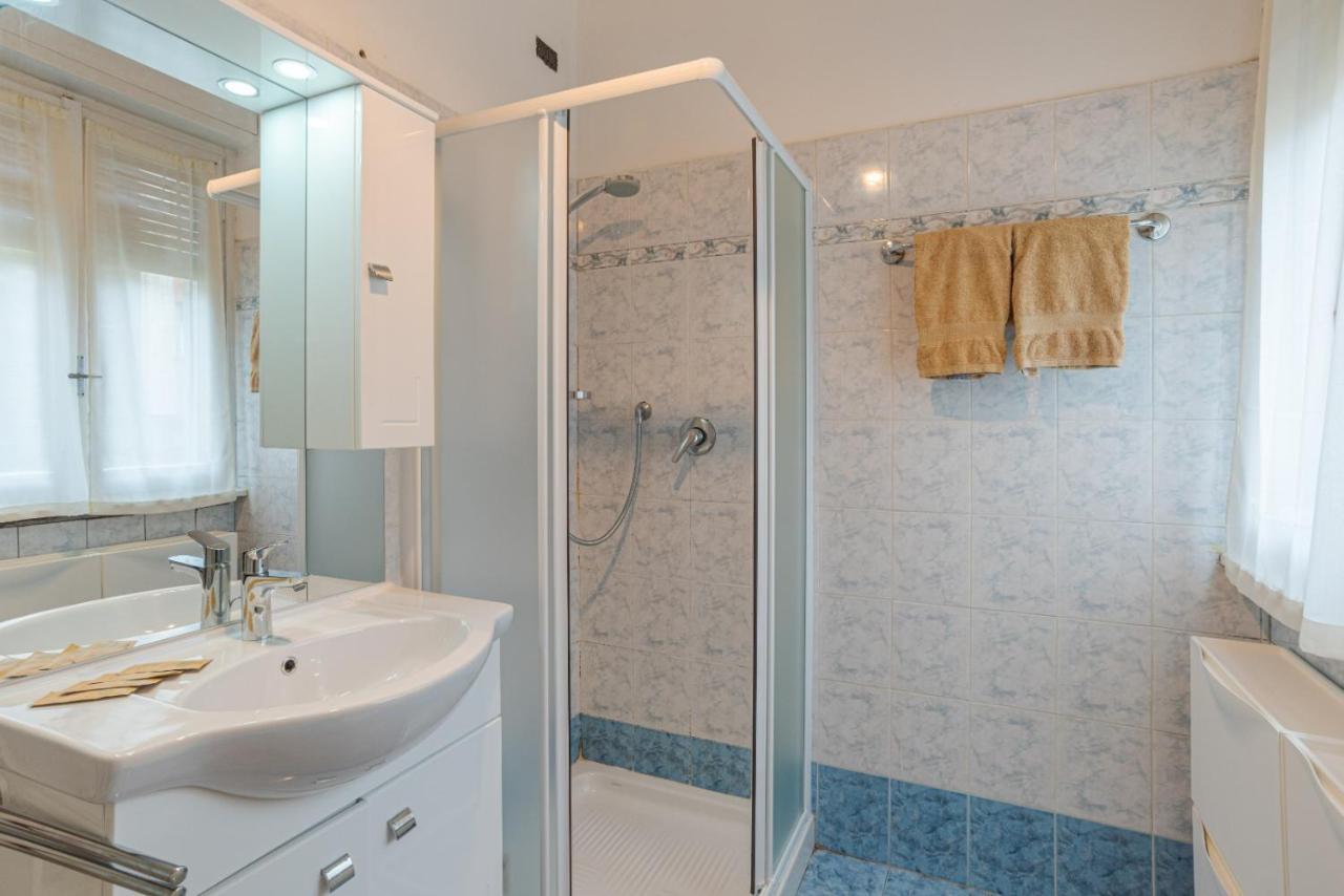 Lovely & Quiet Apartment - With Balcony & Parking Côme Extérieur photo